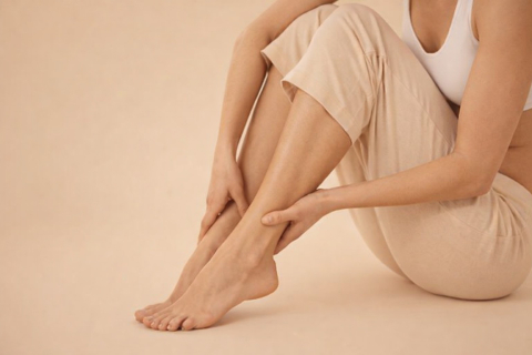 Сосудистые звездочки на ногах: косметическая проблема или начало варикоза